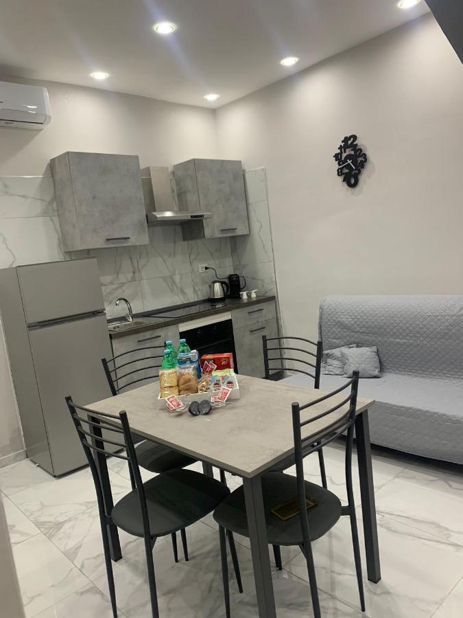 شقة Angela House نابولي المظهر الخارجي الصورة